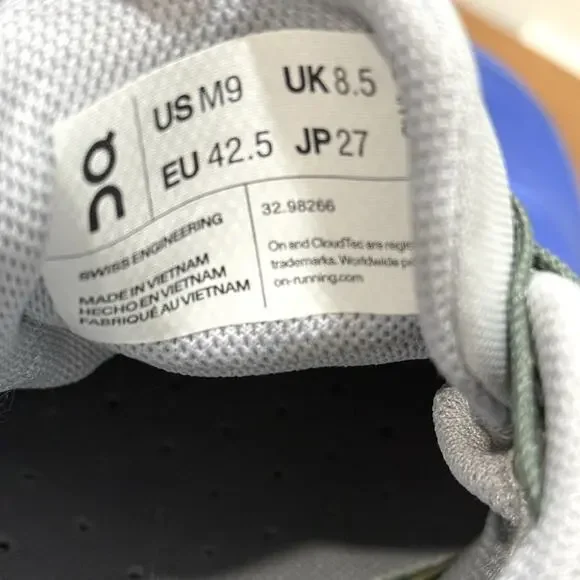 ON Cloud Size 9 Cloudventure 3 Waterproof Trail Shoes Cobalt Blue/Ivy Green